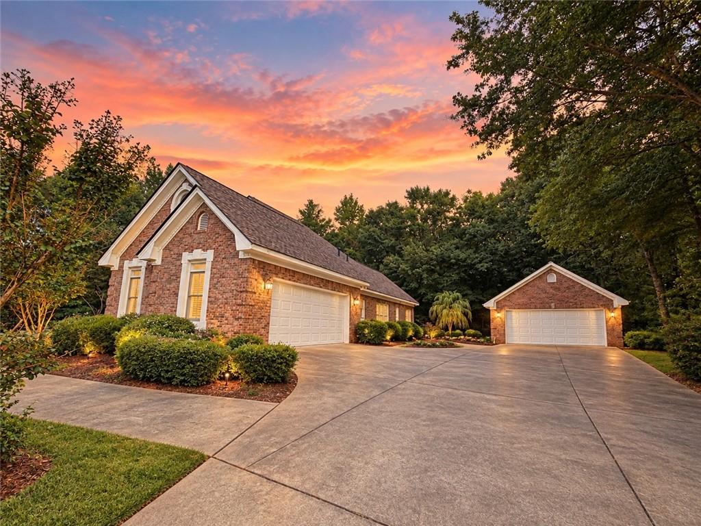865 Streamside Drive