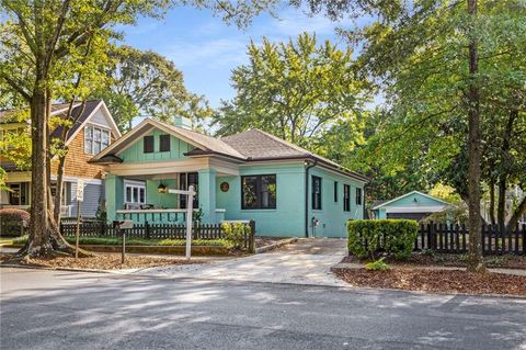 Photo of 811 E Lake Drive, Decatur, GA 30030 (MLS # 7657403)