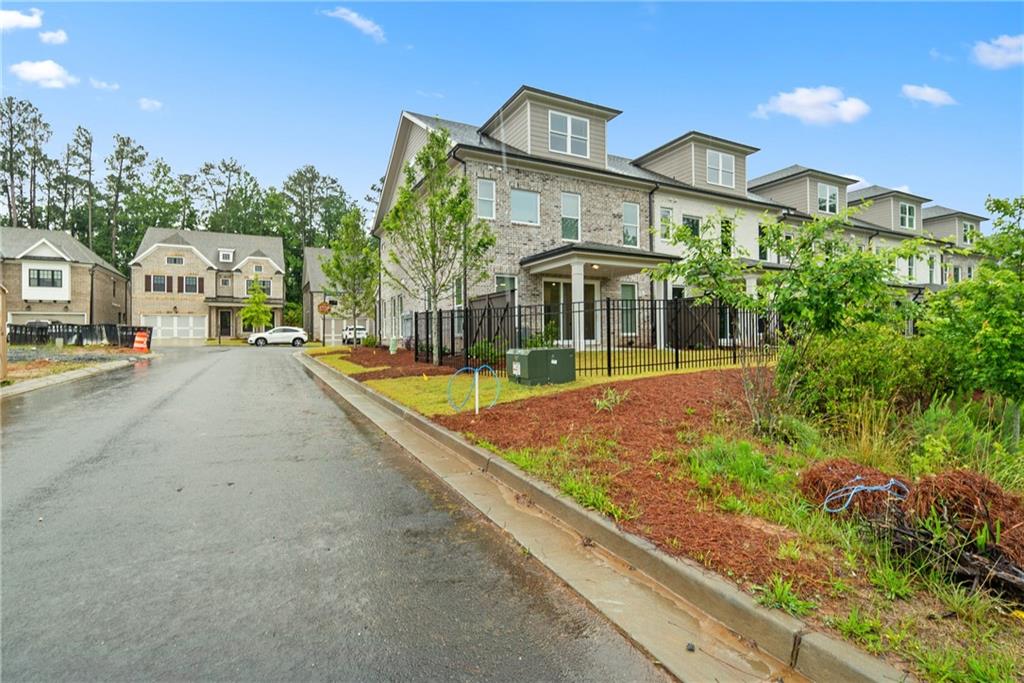5480 Bandolino Lane 423