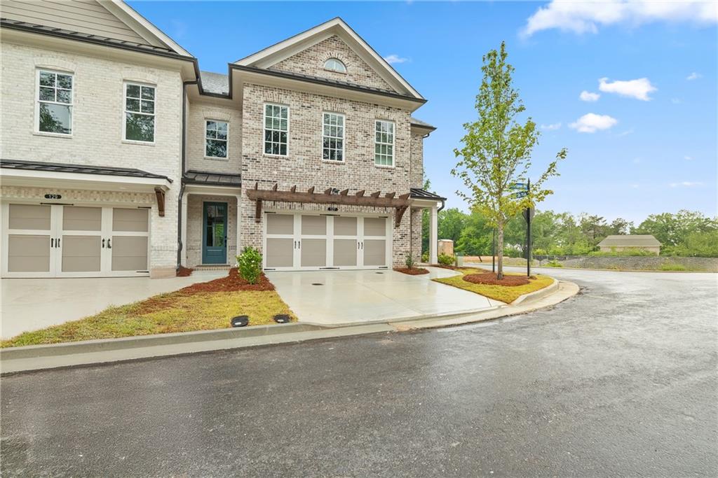 5480 Bandolino Lane 423