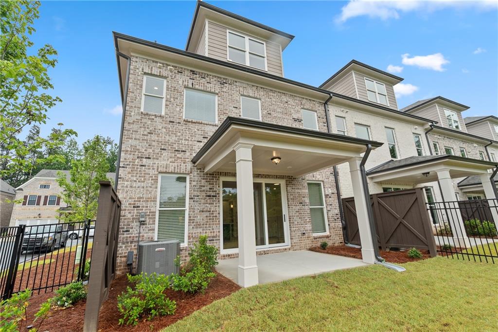 5480 Bandolino Lane 423