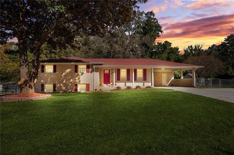 Homes For Sale - 197 Buena Vista Street<br/> Barrow County, Winder, GA 30680