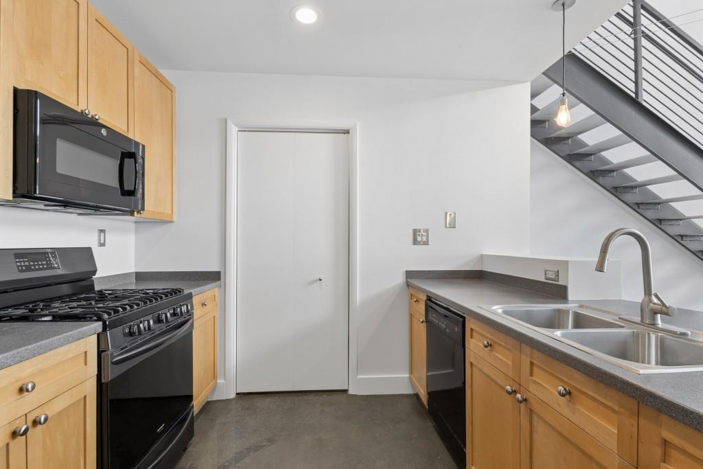 845 Spring Street NW 505