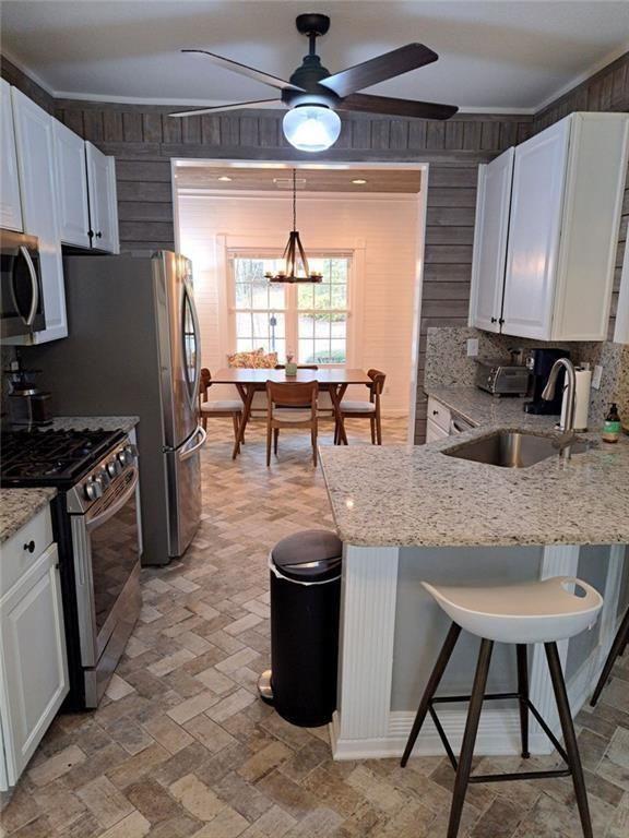 366 Silverthorn Drive NW