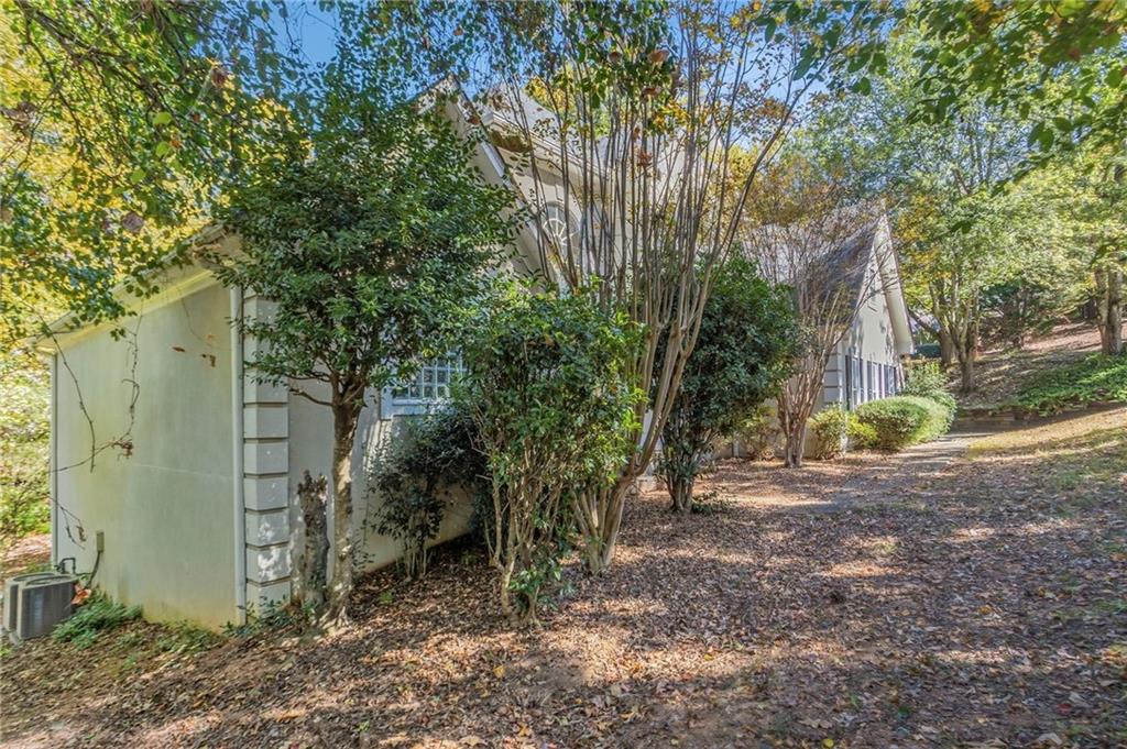 527 Country Club Drive