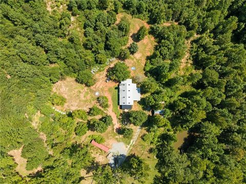 A home in Toccoa