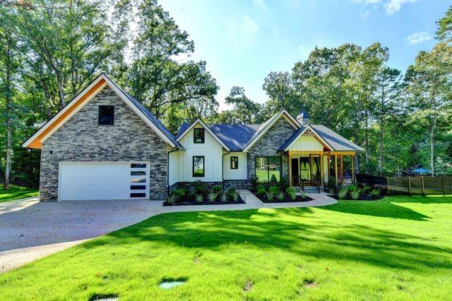 3933 Skyline Drive