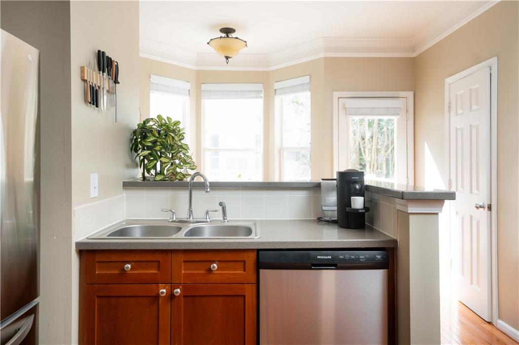 951 Glenwood Avenue SE 1004