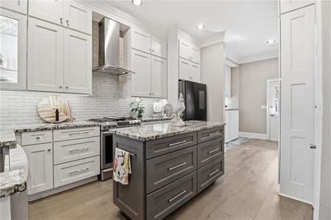 Townhouse For Sale - 8630 Parker Place<br/> Roswell, GA 30076