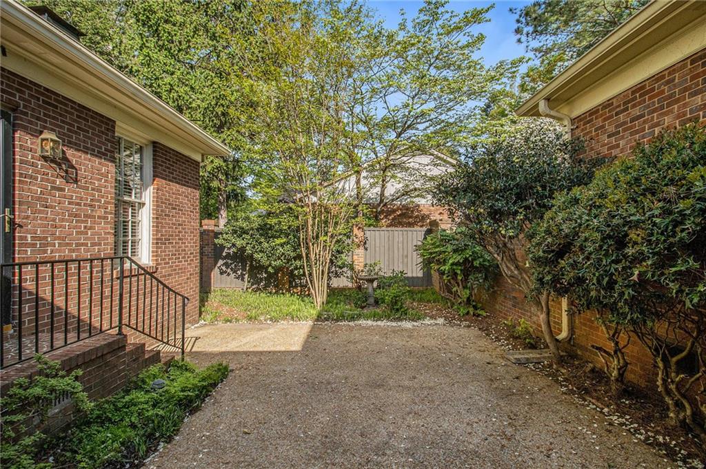 629 Pinetree Drive, Decatur, Georgia image 32