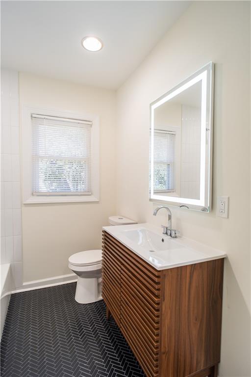 921 Byron Drive, Atlanta, Georgia image 14