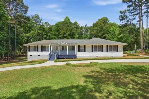 Homes For Sale - 480 Forest Oak Drive<br/> Stockbridge, GA 30281