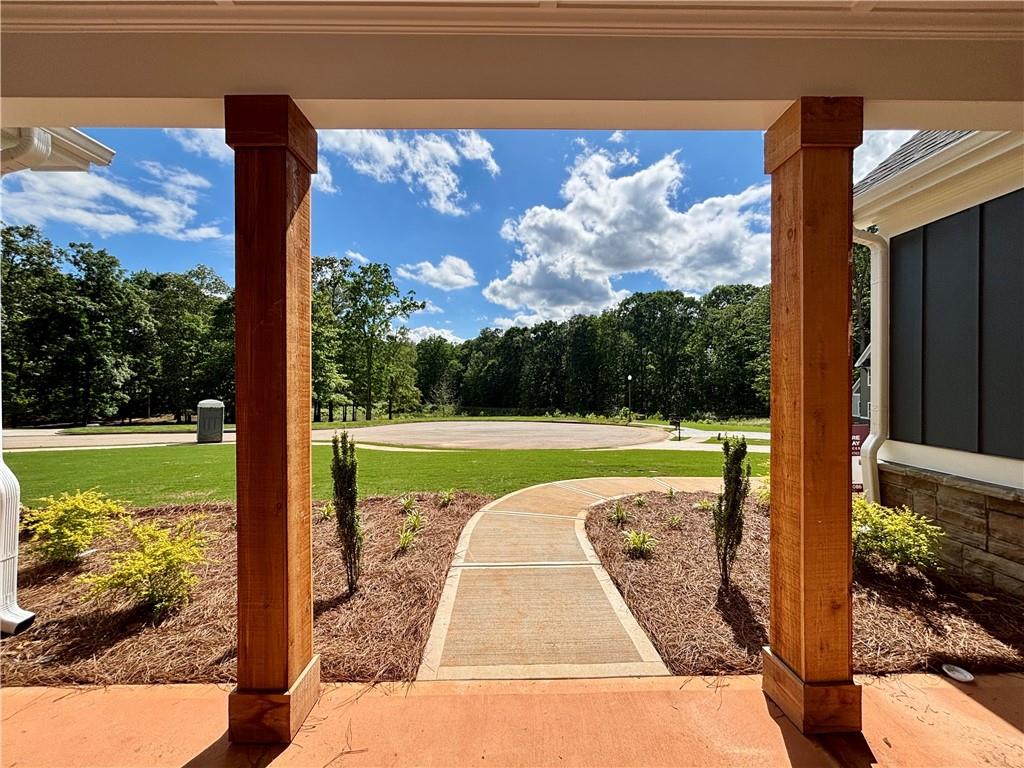 8660 Drake Drive, Lula, Georgia image 6