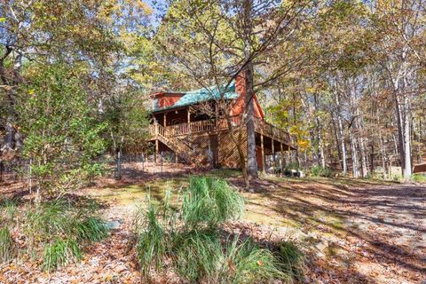 A home in Murrayville