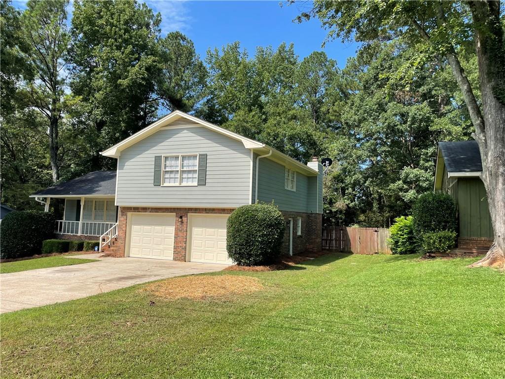 1679 Oak Forest Drive