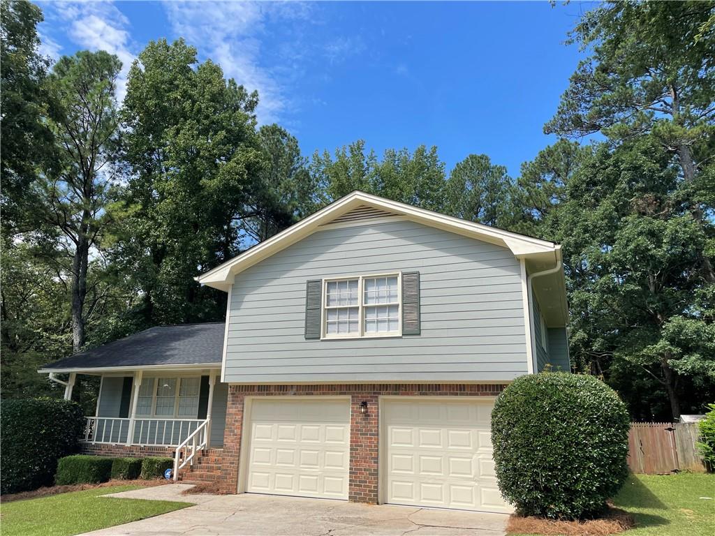 1679 Oak Forest Drive