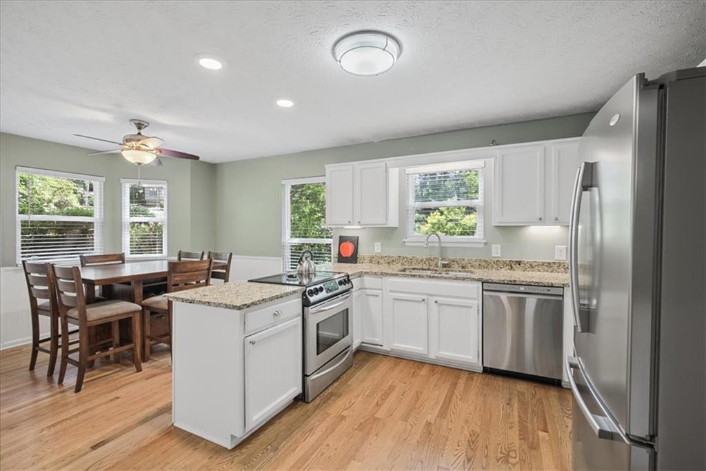98 Geraldine Drive SE