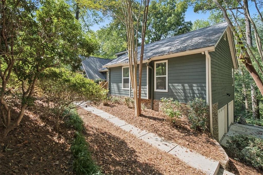 98 Geraldine Drive SE