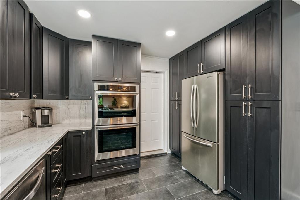 1300 Niles Avenue NW