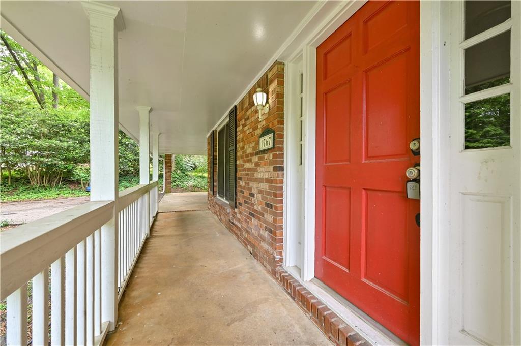 1767 Grandeus Lane