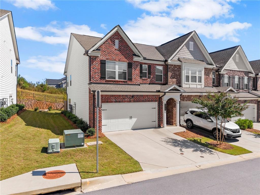 1042 Edwin Lane
