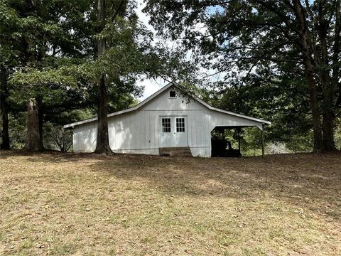 A home in Hoschton