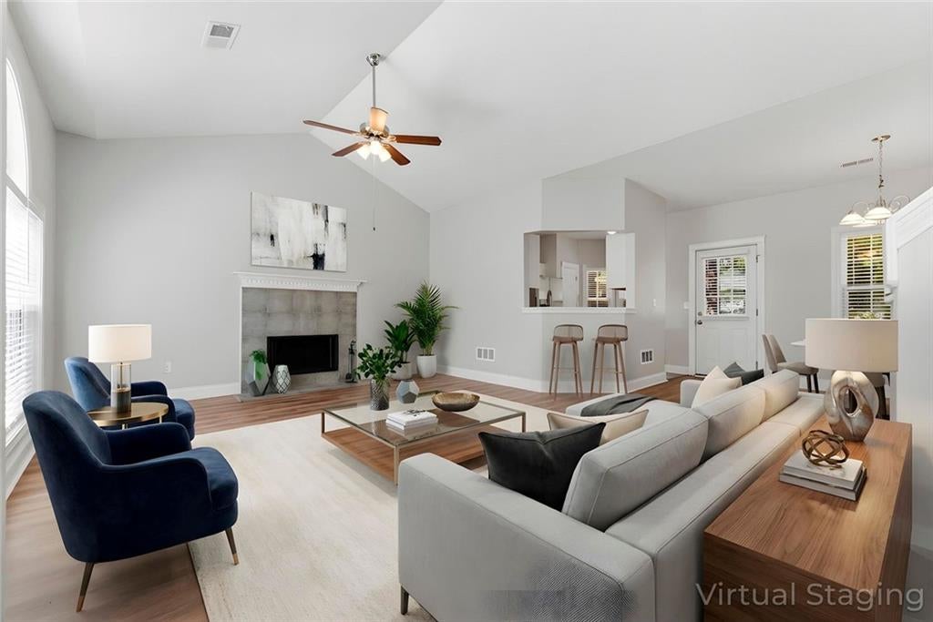 3022 Lake Park