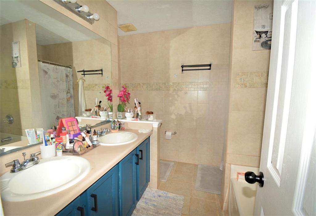 2176 Cold Springs Circle, Lithonia, Georgia image 14