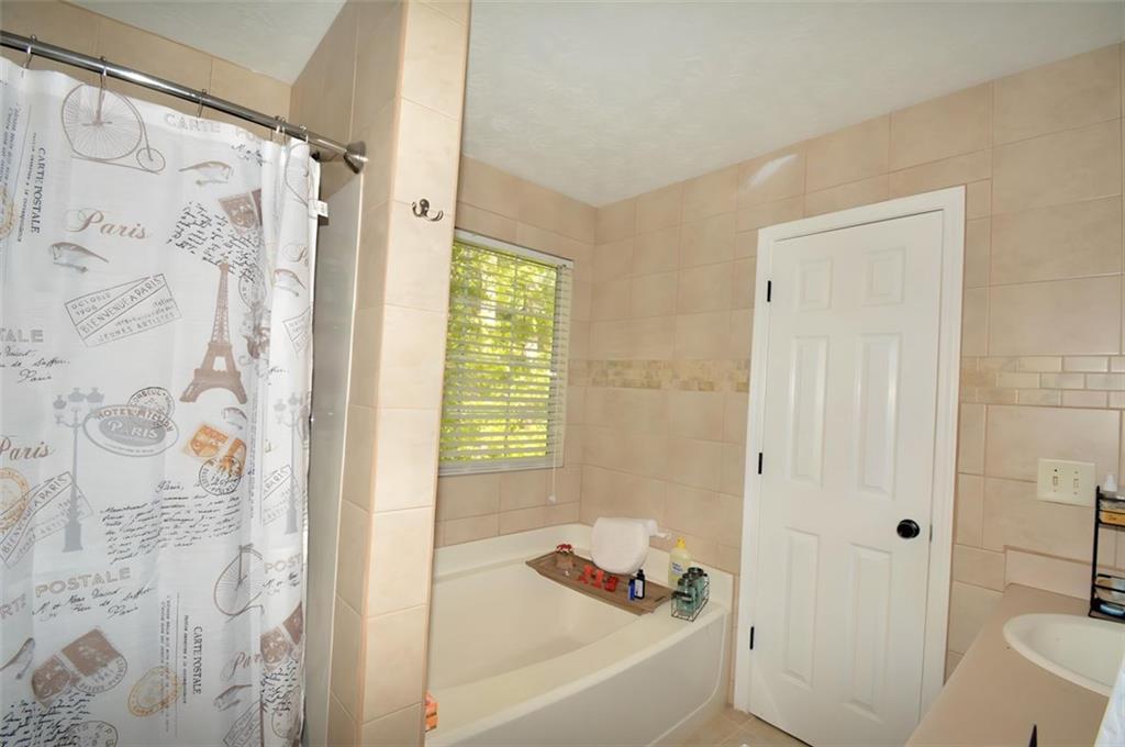 2176 Cold Springs Circle, Lithonia, Georgia image 15