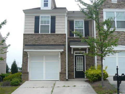 Townhouse For Sale - 2176 Executive Drive<br/> Gwinnett County, Duluth, GA 30096