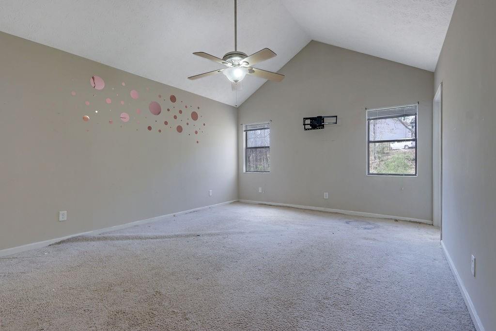 585 Lake Drive, Snellville, Georgia image 8
