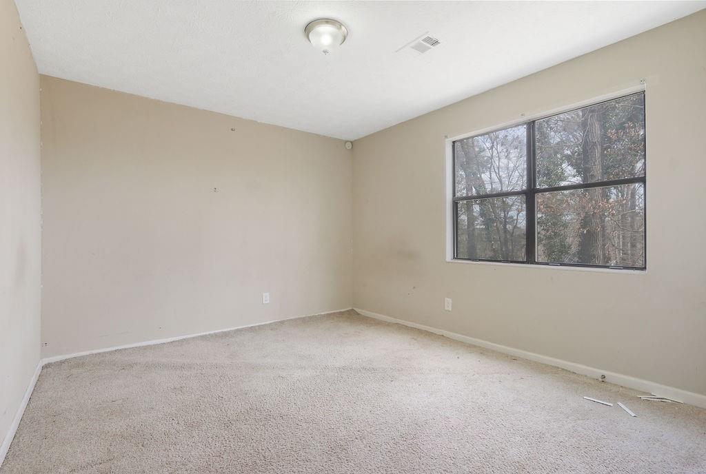 585 Lake Drive, Snellville, Georgia image 12