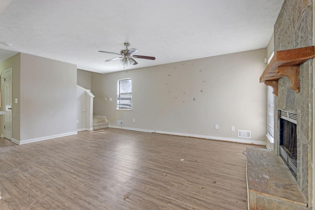 585 Lake Drive, Snellville, Georgia image 4