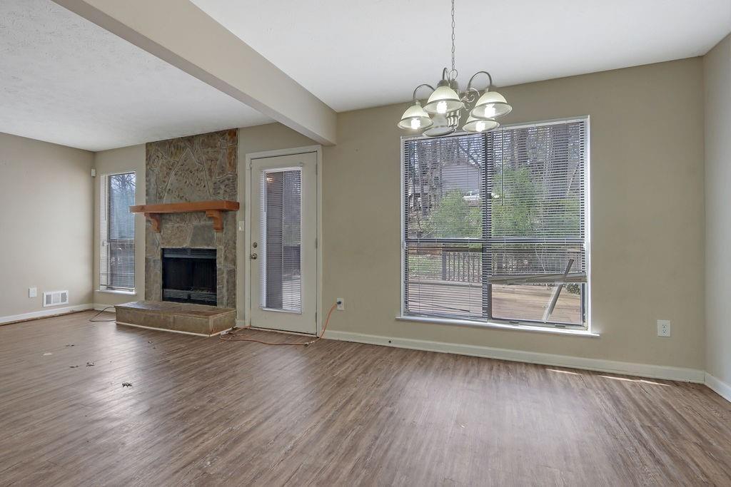 585 Lake Drive, Snellville, Georgia image 5