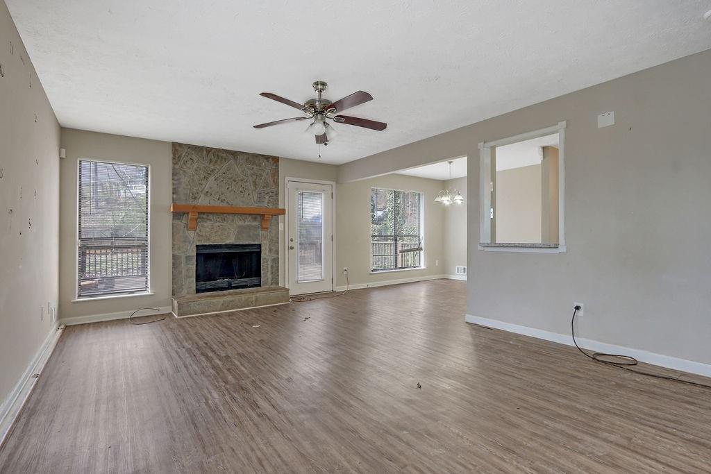 585 Lake Drive, Snellville, Georgia image 3