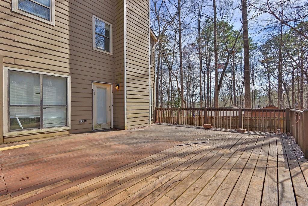 585 Lake Drive, Snellville, Georgia image 18