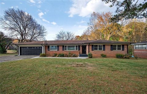 Photo of 201 E Simon Terrace NW, Atlanta, GA 30318 (MLS # 7686561)