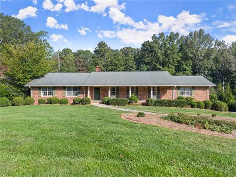 1352 Burns Drive NE Gainesville GA 30501