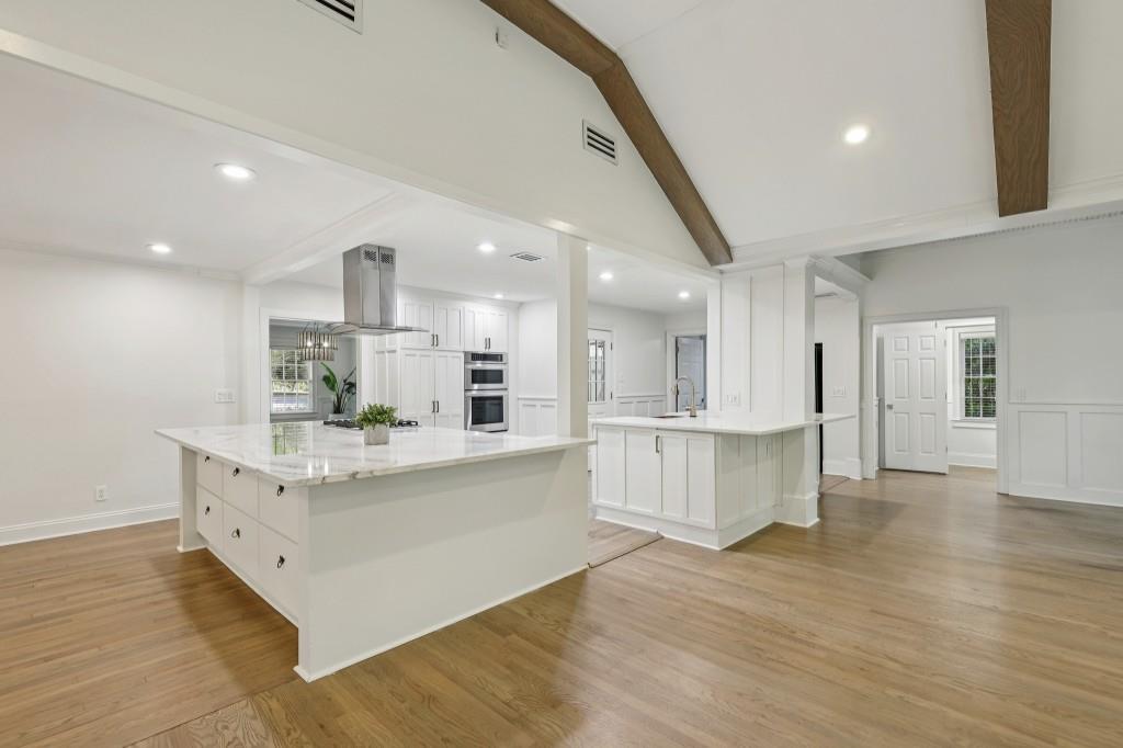 1905 Gainsborough Drive