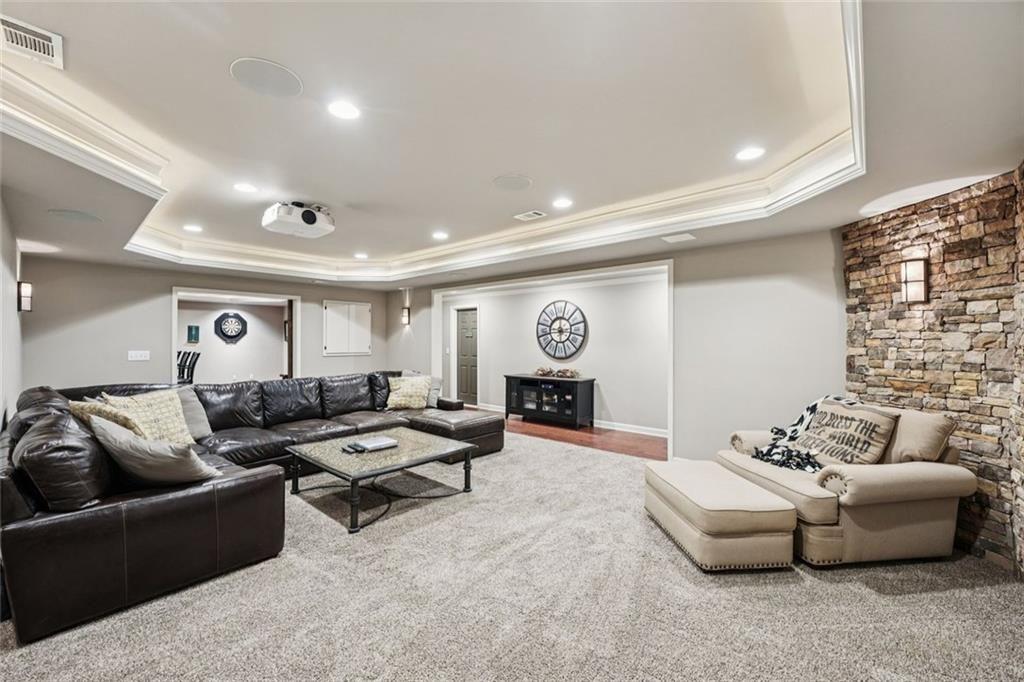 POLO GOLF AND COUNTRY CLUB - Residential