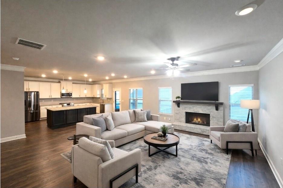 1866 Castleberry Lane