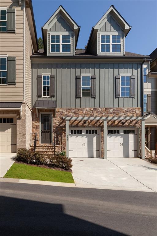 302 Trecastle Lane