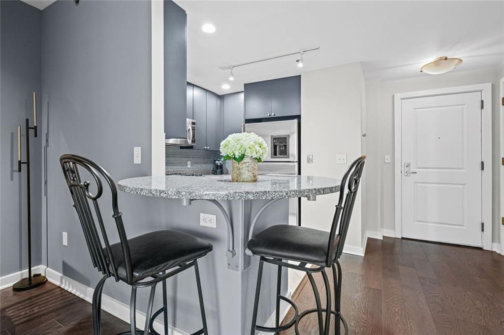 3338 Peachtree Road NE 1105