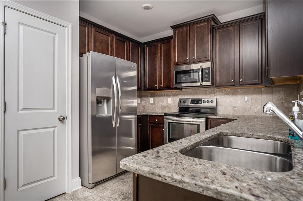 2544 Castellan Drive, Atlanta, Georgia image 8