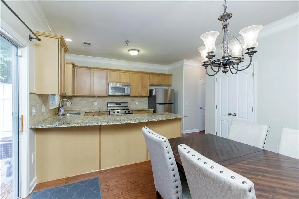 Roswell, Georgia 30076, United States, 2 Bedrooms Bedrooms, ,3 BathroomsBathrooms,Residential,Active,142452