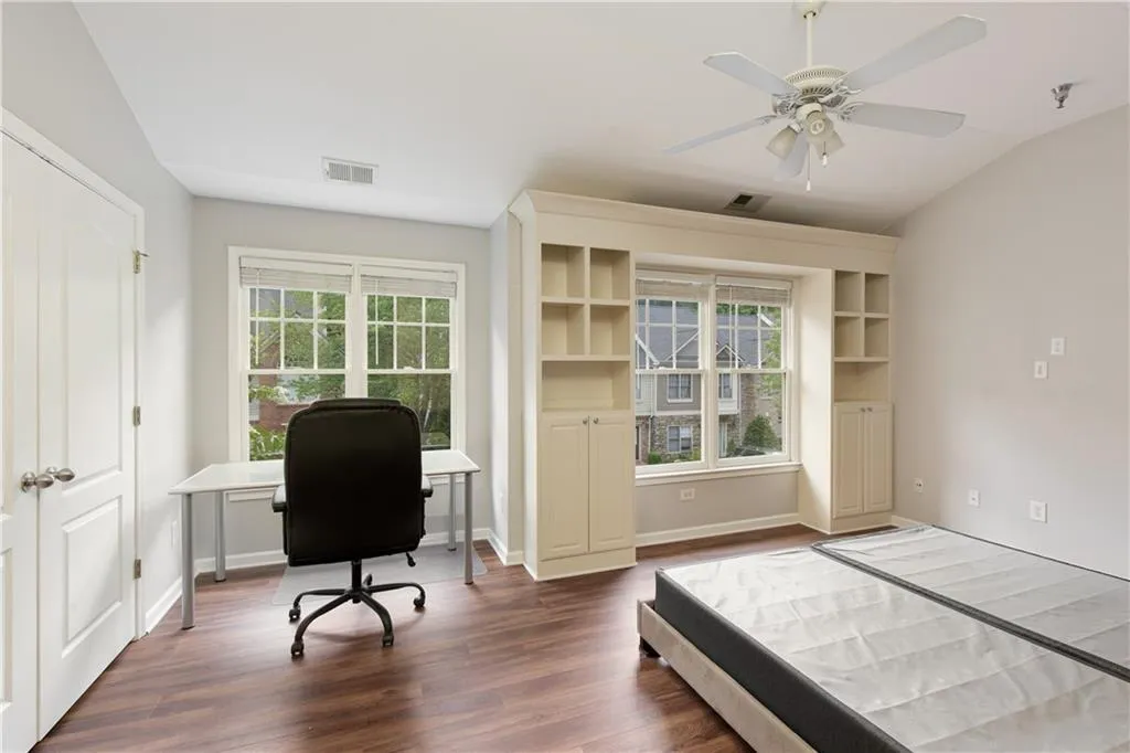 Roswell, Georgia 30076, United States, 2 Bedrooms Bedrooms, ,3 BathroomsBathrooms,Residential,Active,142452