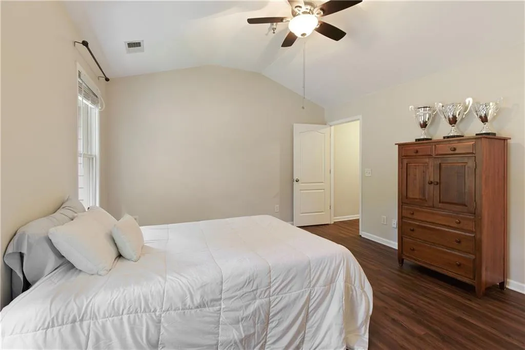 Roswell, Georgia 30076, United States, 2 Bedrooms Bedrooms, ,3 BathroomsBathrooms,Residential,Active,142452