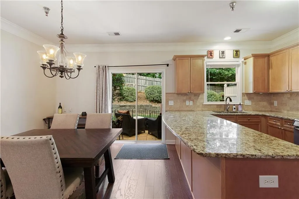 Roswell, Georgia 30076, United States, 2 Bedrooms Bedrooms, ,3 BathroomsBathrooms,Residential,Active,142452