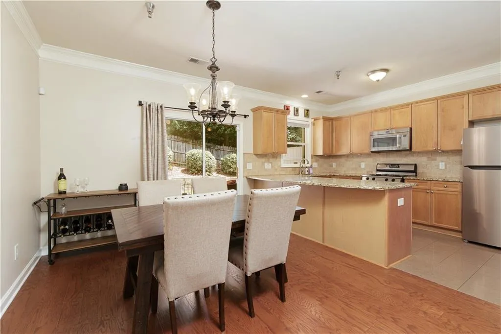 Roswell, Georgia 30076, United States, 2 Bedrooms Bedrooms, ,3 BathroomsBathrooms,Residential,Active,142452