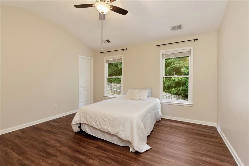 Roswell, Georgia 30076, United States, 2 Bedrooms Bedrooms, ,3 BathroomsBathrooms,Residential,Active,142452